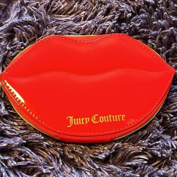 Juicy Couture red lip shaped jewelry storage travel case - Picture 2 of 7